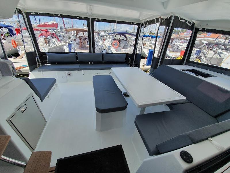 Book yachts online - catamaran - Astréa 42 - Discordia - rent