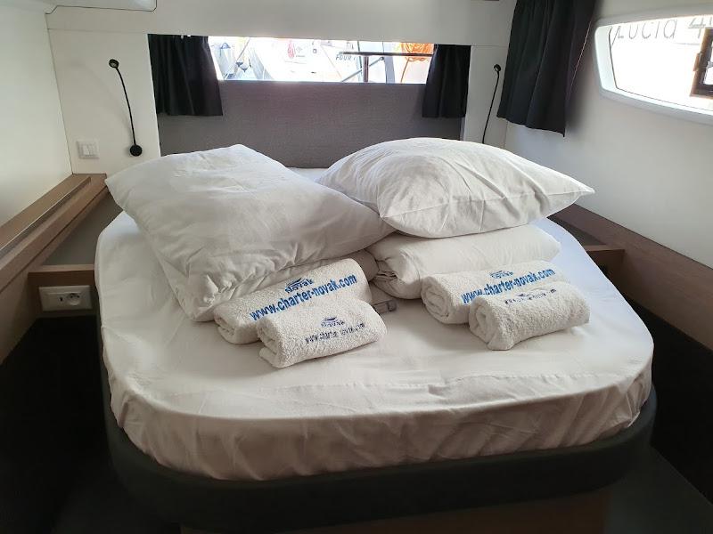 Book yachts online - catamaran - Astréa 42 - Discordia - rent