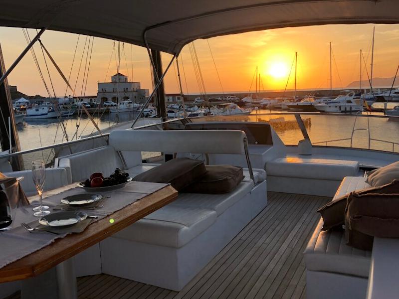 Book yachts online - motorboat - Alalunga 70 - Alalunga - rent