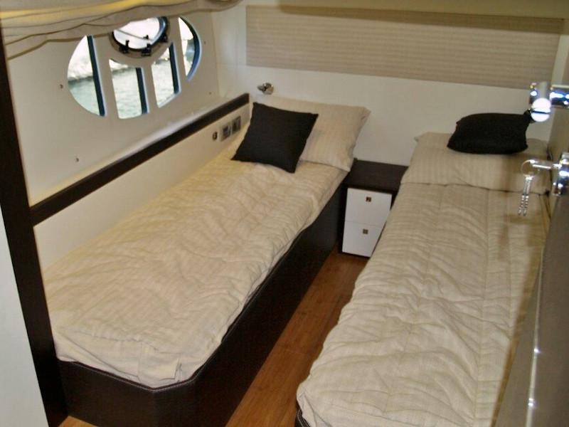 Book yachts online - motorboat - Blu Martin 48 Ht - Blu Martin 48 ST - rent