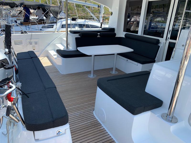 Book yachts online - catamaran - Lagoon 40 - MONARCH new 2020+AC+G - rent