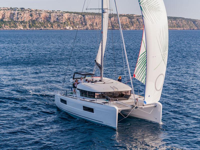 Book yachts online - catamaran - Lagoon 40 - MONARCH new 2020+AC+G - rent