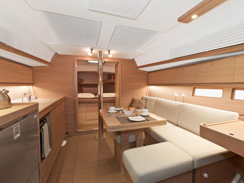 Book yachts online - sailboat - Dufour 382 Grand Large - PETAR PAN 2018 - rent