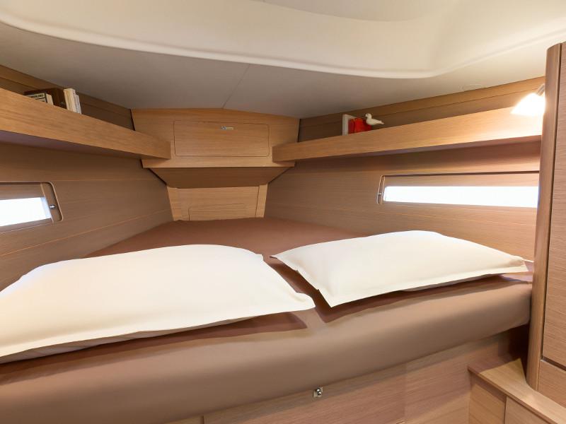 Book yachts online - sailboat - Dufour 382 Grand Large - PETAR PAN 2018 - rent