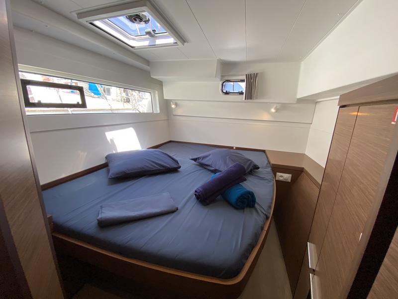 Book yachts online - catamaran - Lagoon 40 - Eskimo  - rent