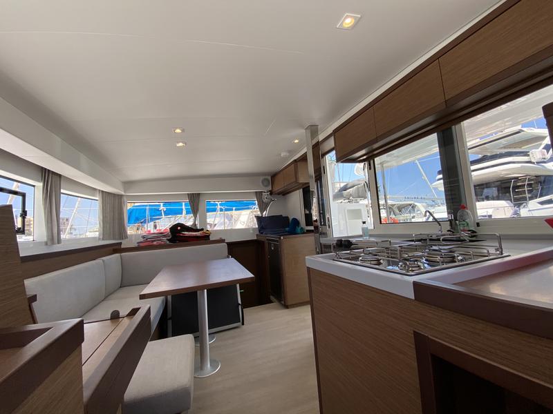 Book yachts online - catamaran - Lagoon 40 - Eskimo  - rent