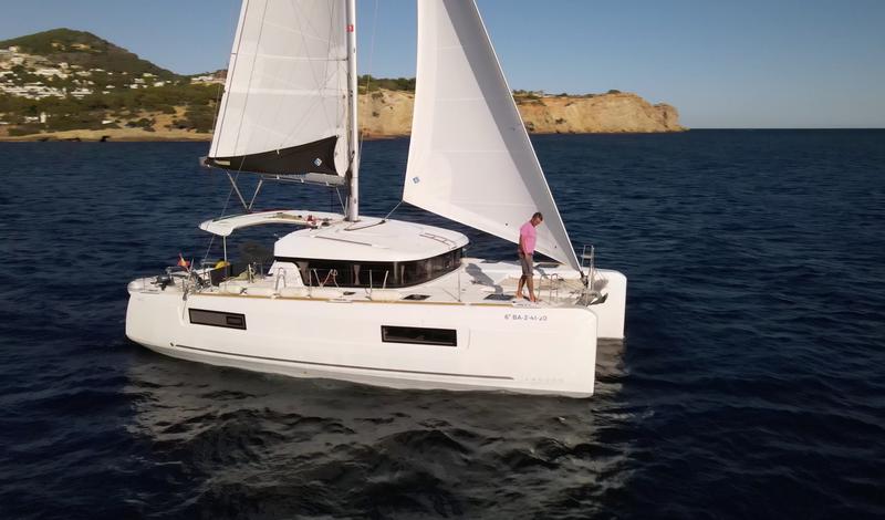 Book yachts online - catamaran - Lagoon 40 - Eskimo  - rent