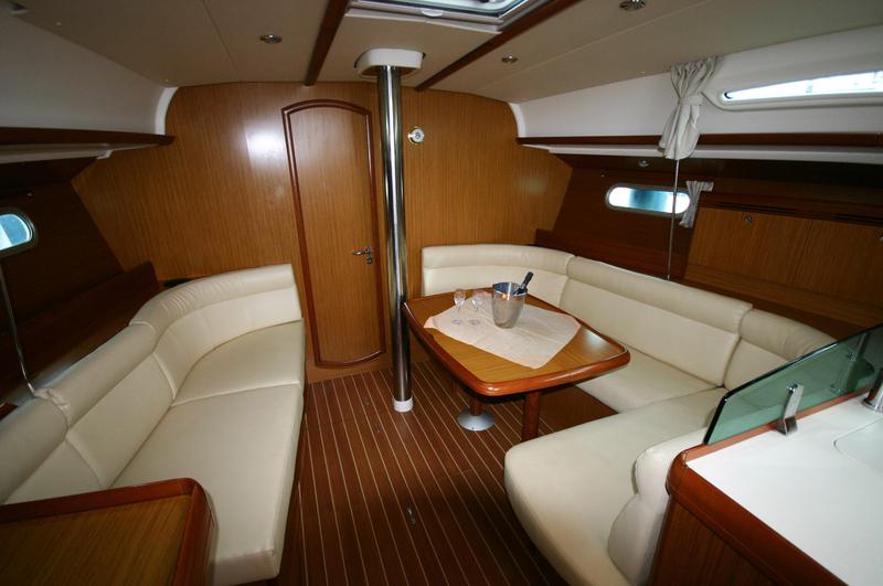 Book yachts online - sailboat - Sun Odyssey 42i - Nihal - rent