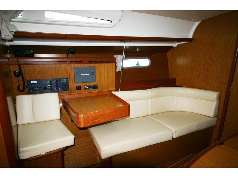 Book yachts online - sailboat - Sun Odyssey 42i - Nihal - rent