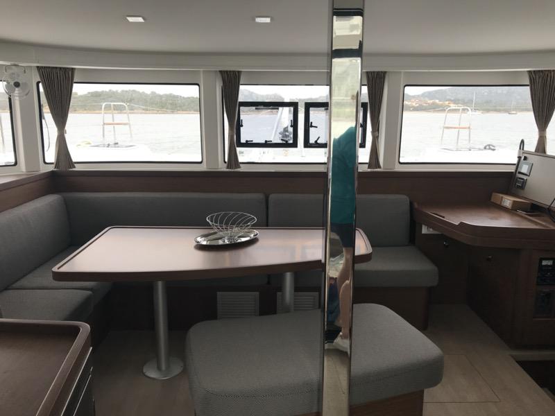 Book yachts online - catamaran - Lagoon 42 - Sammy (A/C, WM, Inverter, Generator) - rent