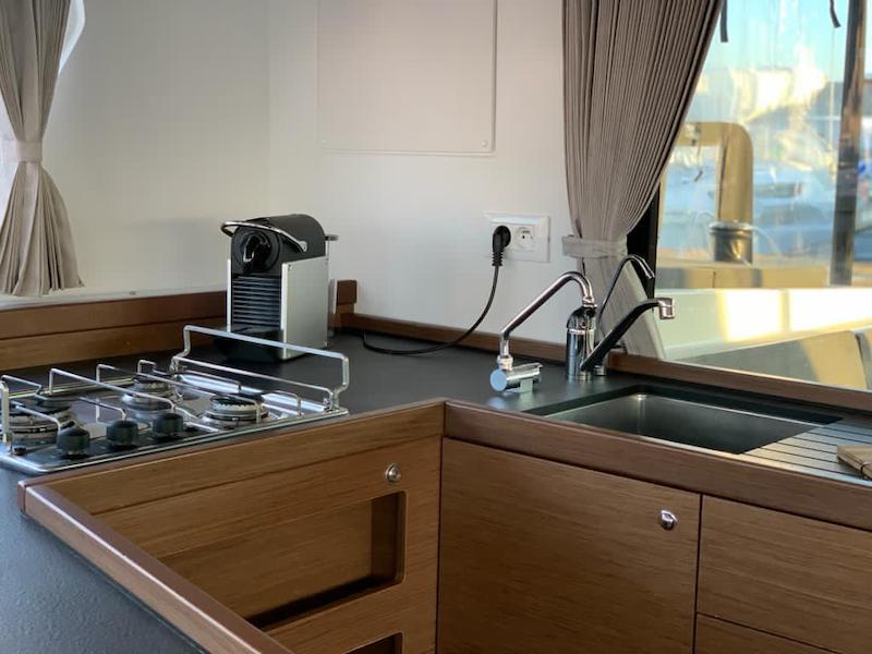 Book yachts online - catamaran - Lagoon 42 - Maisha (WM, Inverter, Solar Panels) - rent