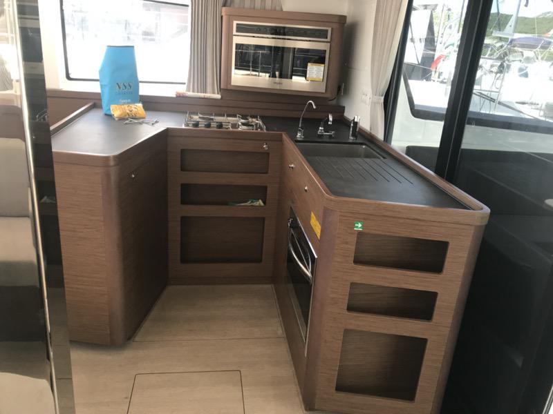 Book yachts online - catamaran - Lagoon 42 - Zippiri (WM, Inverter, Heating) - rent