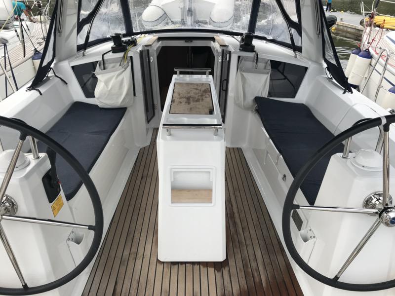 Book yachts online - sailboat - Oceanis 35.1 - Nodus - rent