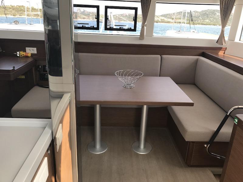 Book yachts online - catamaran - Lagoon 40 - Freccia (WM, Inverter) - rent