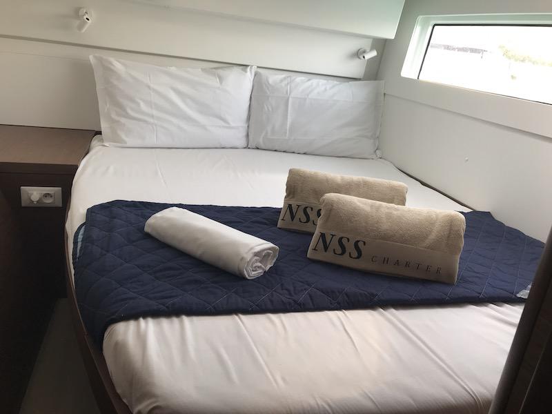 Book yachts online - catamaran - Lagoon 40 - Freccia (WM, Inverter) - rent