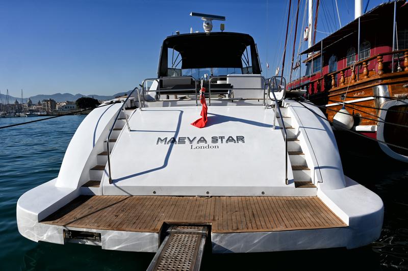 Book yachts online - motorboat - Leopard 23 - Maeva Star - rent