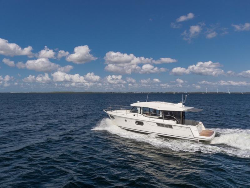 Book yachts online - motorboat - Swift Trawler 41 SEDAN - Ben  - rent
