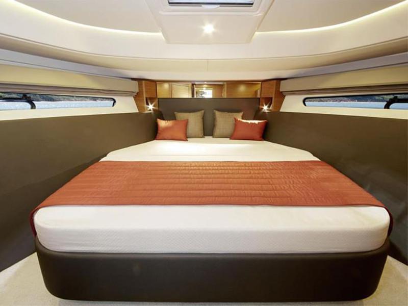 Book yachts online - motorboat - Bavaria Sport S45 HT - VAROLA - rent