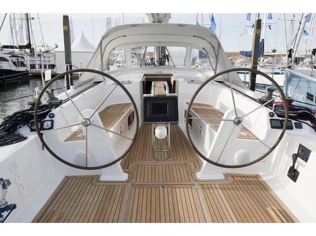 Book yachts online - sailboat - Hanse 445 - Alpha - rent