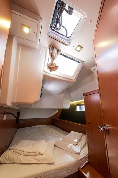 Book yachts online - sailboat - Oceanis 45 - Rafaela - rent