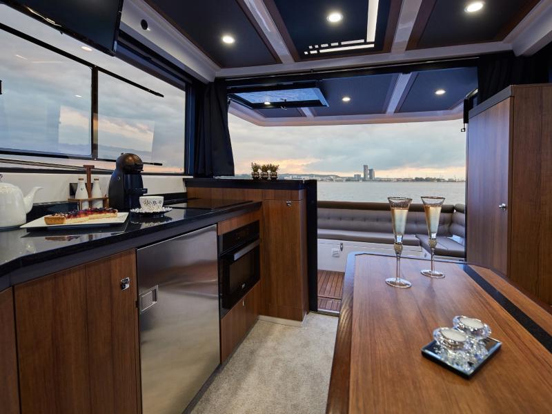 Book yachts online - motorboat - Northman 1200 Elegance Flybridge - ELEGANCE FLYBRIDGE - rent