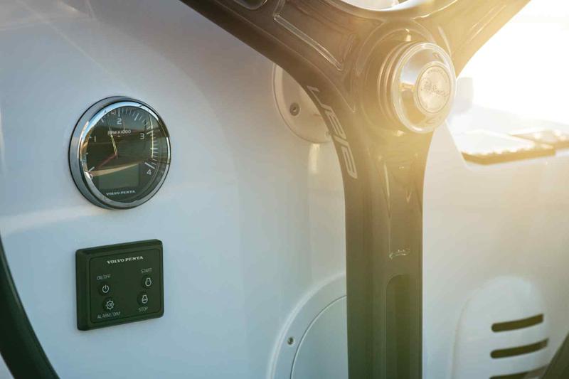 Book yachts online - sailboat - Elan Impression 40.1 - Liana - rent