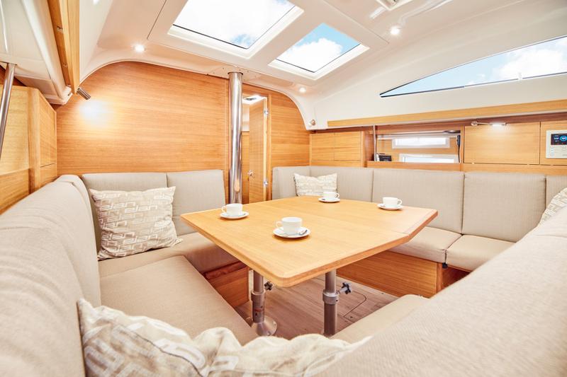 Book yachts online - sailboat - Elan Impression 40.1 - Liana - rent