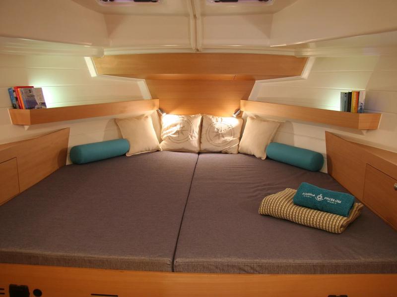 Book yachts online - motorboat - Platinum 989 - Platinum 989 Flybridge (Premiera) - rent