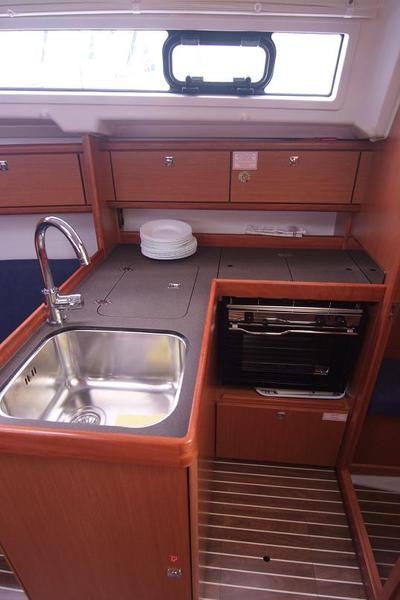 Book yachts online - sailboat - Bavaria Cruiser 33 - PULENAT - rent