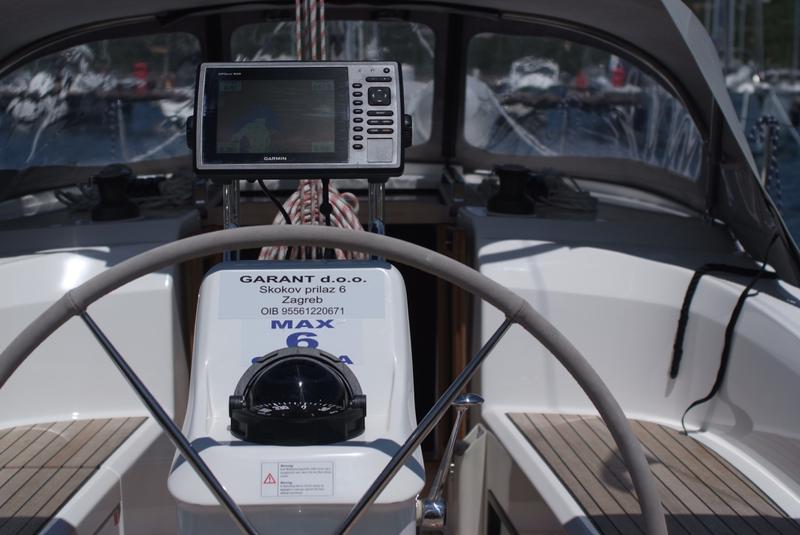 Book yachts online - sailboat - Bavaria Cruiser 33 - PULENAT - rent