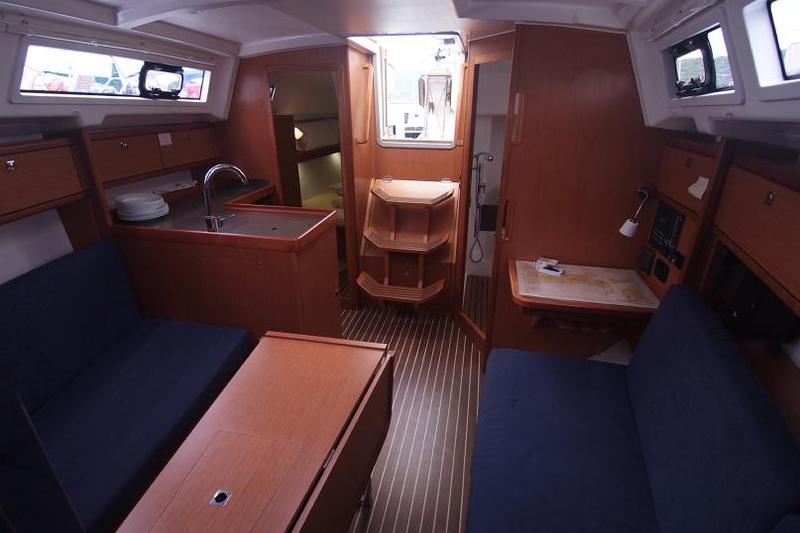Book yachts online - sailboat - Bavaria Cruiser 33 - BURIN  - rent