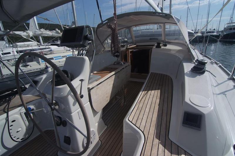 Book yachts online - sailboat - Bavaria Cruiser 33 - BURIN  - rent