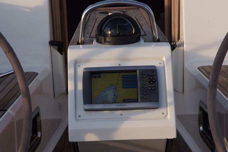 Book yachts online - sailboat - Bavaria Cruiser 41 - JAZZ - rent