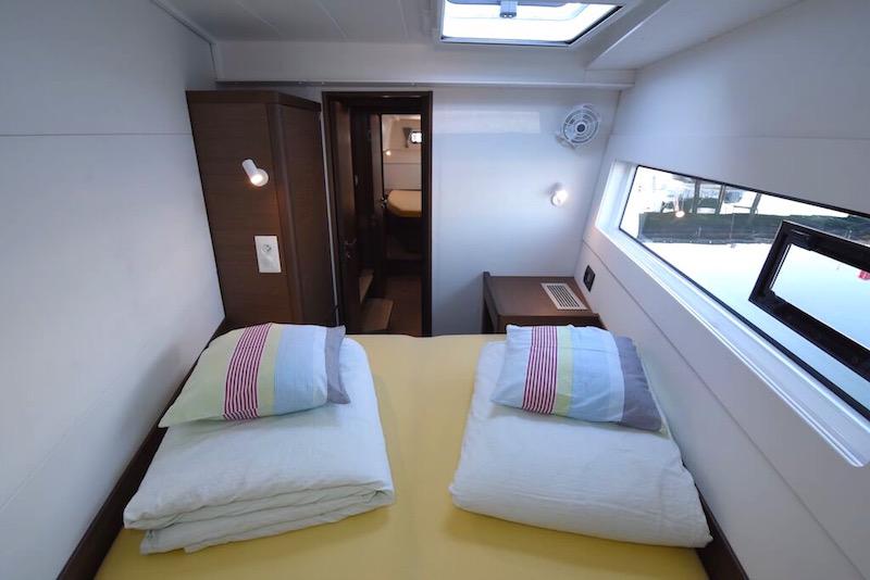 Book yachts online - catamaran - Lagoon 40 - SUNLIGHT - rent