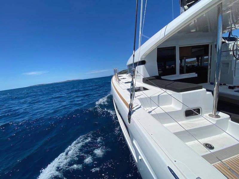 Book yachts online - catamaran - Lagoon 40 - SUNLIGHT - rent