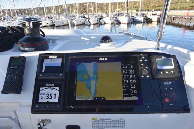 Book yachts online - catamaran - Lagoon 40 - SUNLIGHT - rent