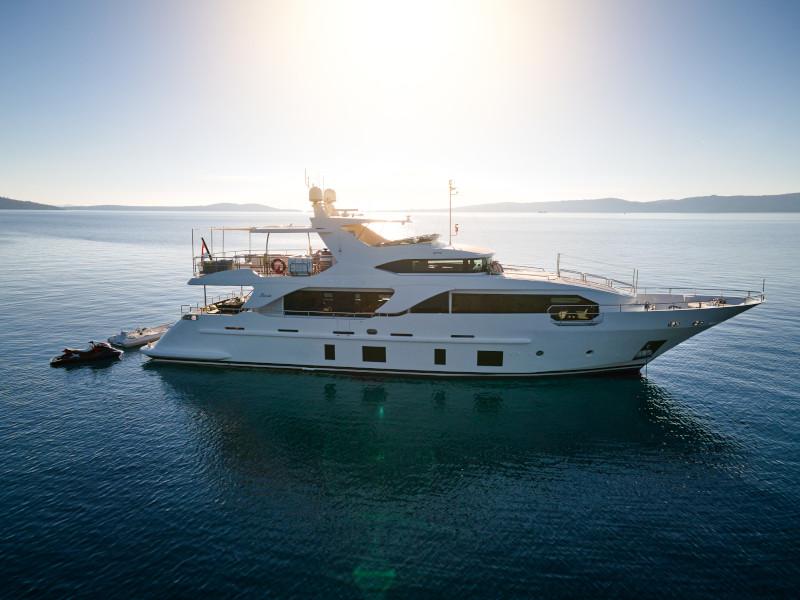 Book yachts online - motorboat - Delfino 93 - Ocean Drive - rent