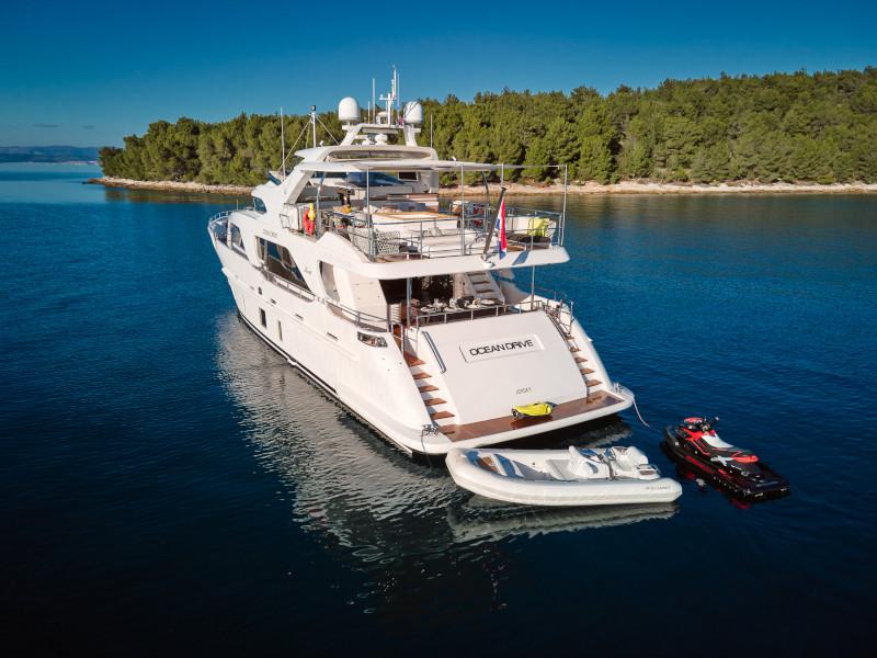 Book yachts online - motorboat - Delfino 93 - Ocean Drive - rent