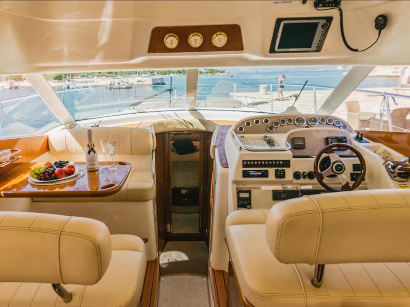Book yachts online - motorboat - Jeanneau Prestige 46 Fly - UNPLUGGED - rent