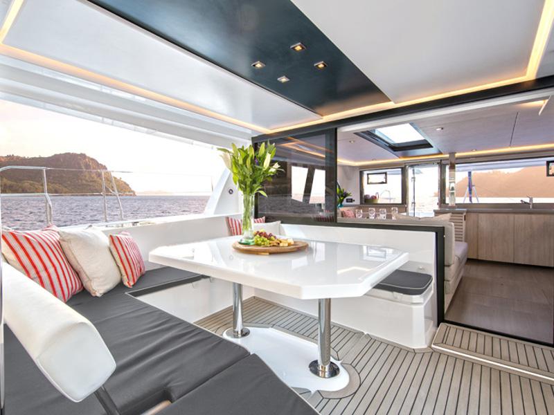 Book yachts online - catamaran - Leopard 44 - Boomer - rent