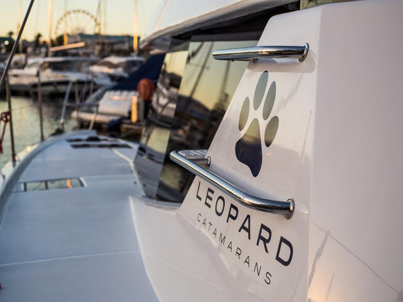 Book yachts online - catamaran - Leopard 44 - Boomer - rent