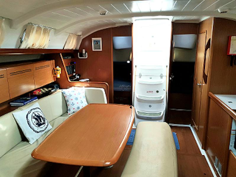 Book yachts online - sailboat - Cyclades 43.4 - TINA - rent