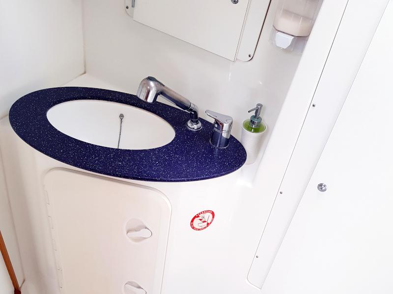 Book yachts online - sailboat - Cyclades 43.4 - TINA - rent