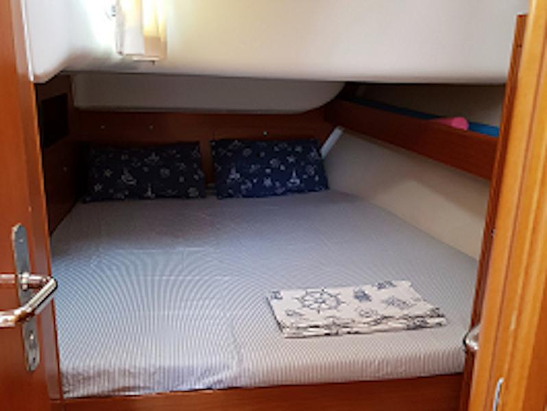 Book yachts online - sailboat - Cyclades 43.4 - TINA - rent