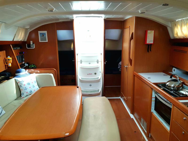 Book yachts online - sailboat - Cyclades 43.4 - TINA - rent