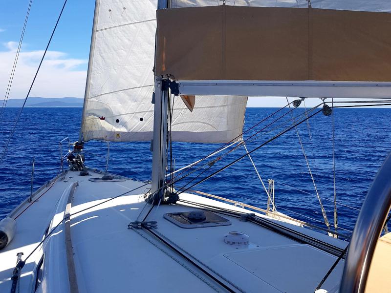 Book yachts online - sailboat - Cyclades 43.4 - TINA - rent