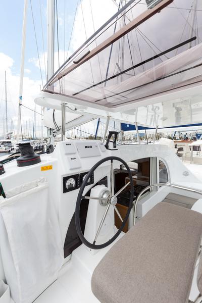 Book yachts online - catamaran - Lagoon 380 - Vienna - rent