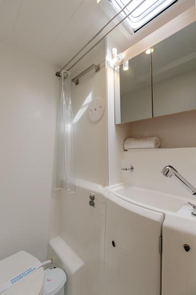 Book yachts online - catamaran - Lagoon 400 S2 - Seaker - rent