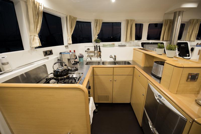 Book yachts online - catamaran - Lagoon 500 - Skippered - TORO BIANCO - rent