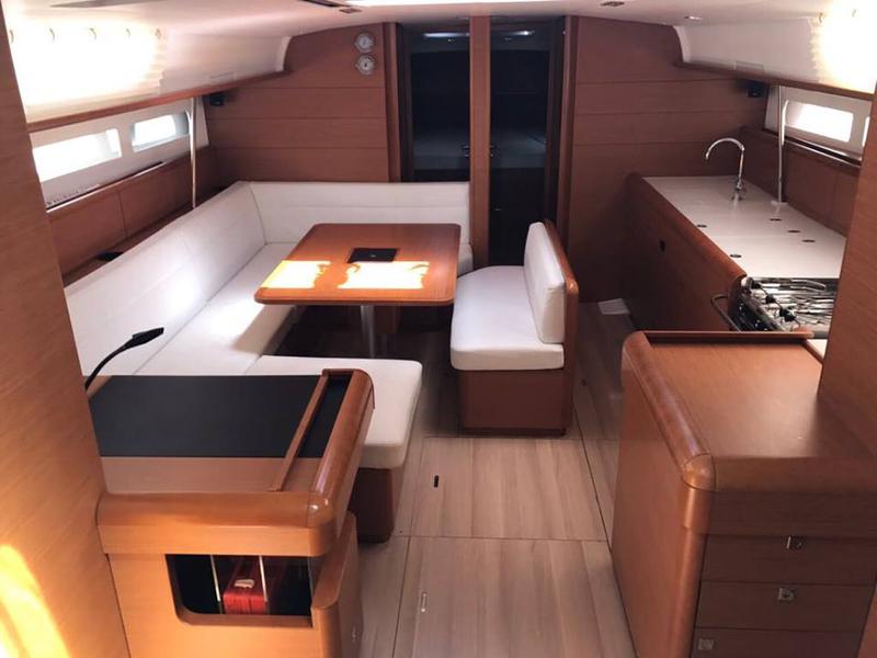 Book yachts online - sailboat - Sun Odyssey 519 -  6 cabs - MARINA - rent